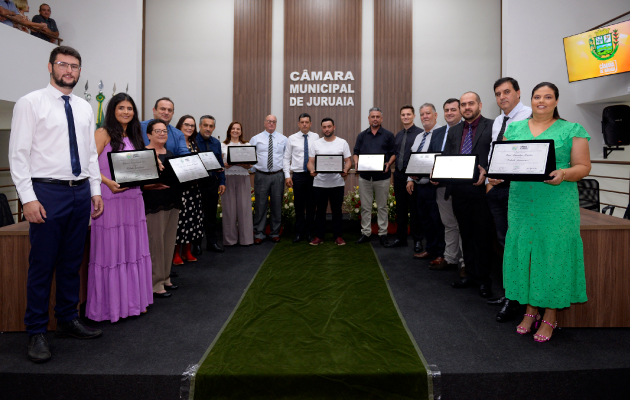 CÂMARA-DE-JURUAIA-REALIZA-SESSÃO-SOLENE-PARA-ENTREGA-DE-TÍTULOS-DE-CIDADANIA-E-MEDALHAS-DE-HONRA-AO-MÉRITO